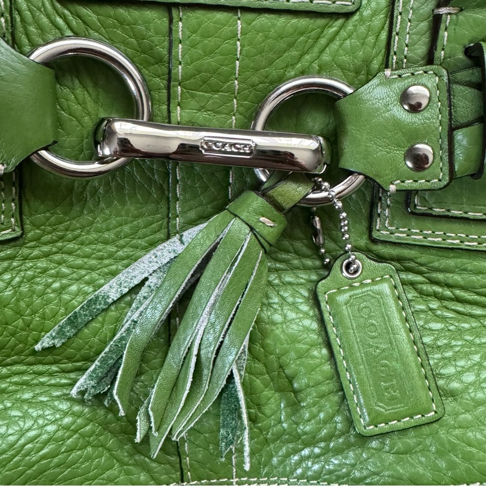Good condition vintage Coach lime green leather shoulder bag - Picture 10 of 10